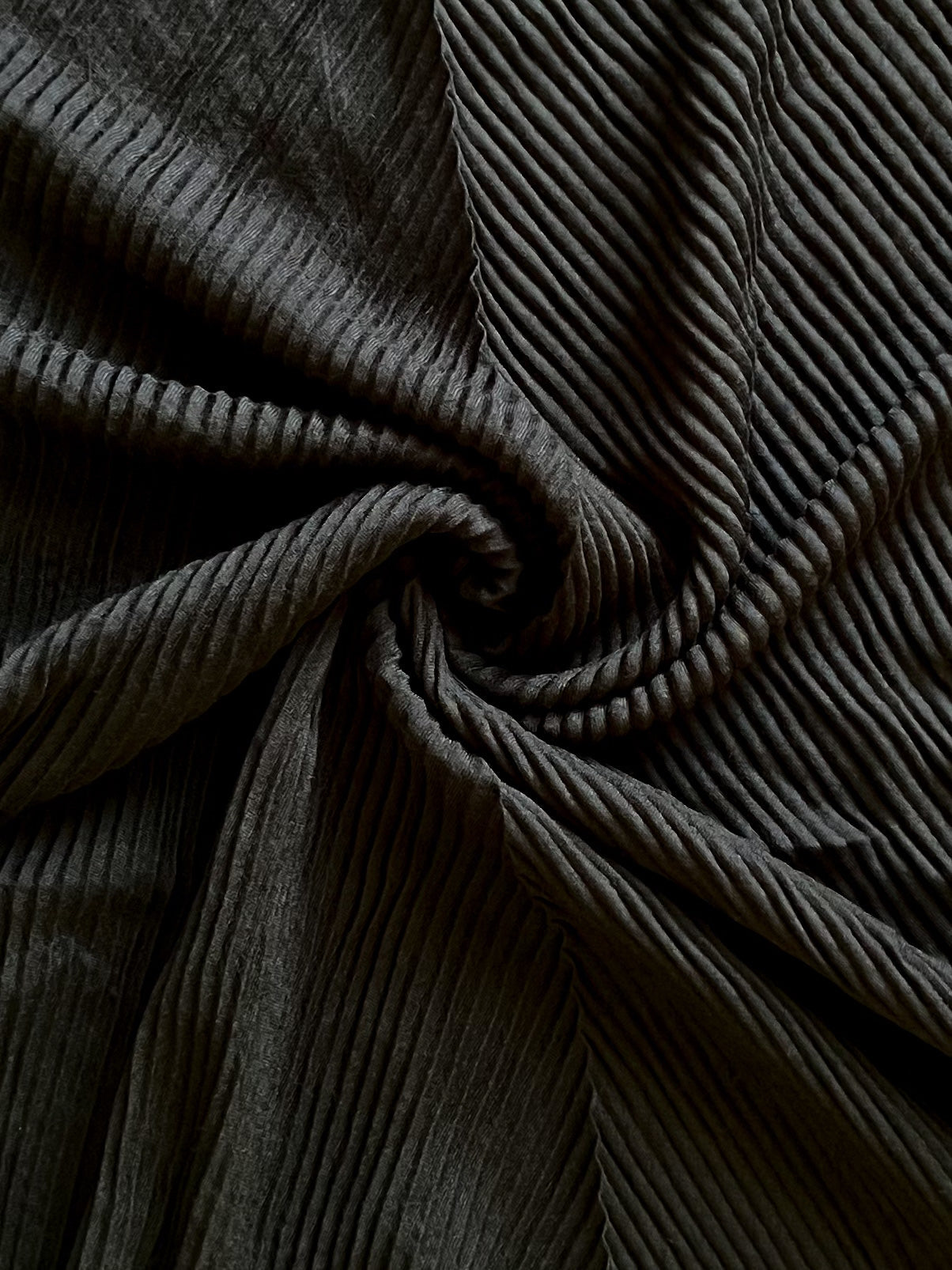 Crinkle Lawn Black