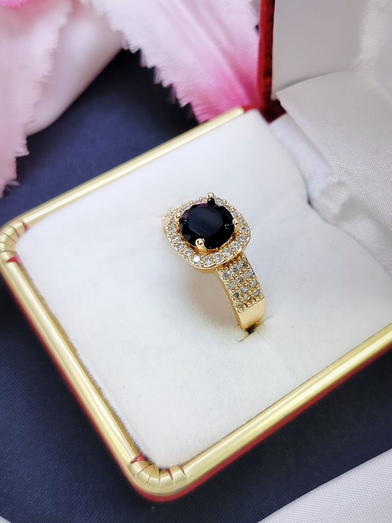 Zircon Fancy Golden Ring (Black)